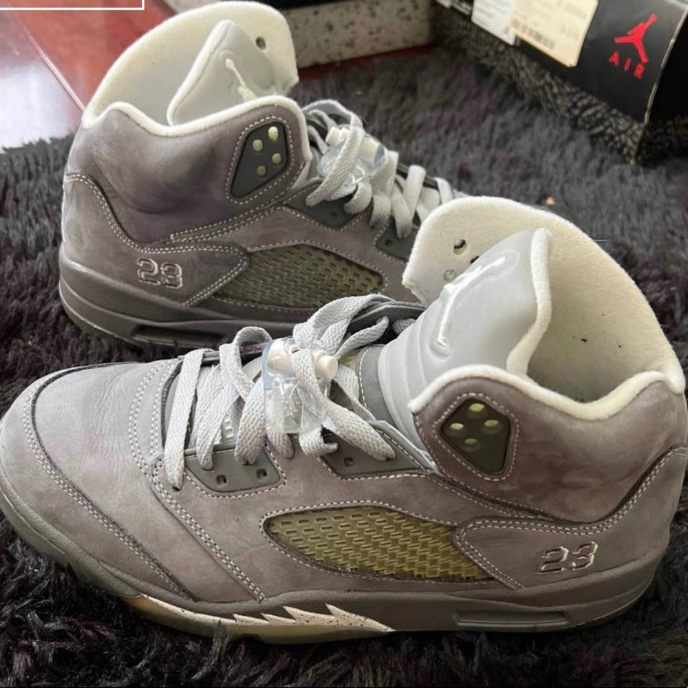 Men’s Retro Jordan 5’s ‘Wolf Grey’ size 8.5